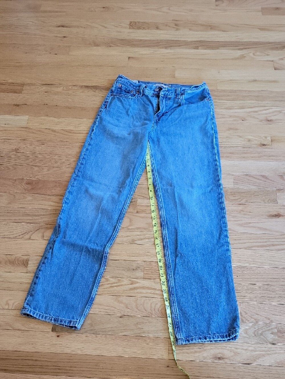 Levi's Women's Straight-Leg Jeans in Medium Blue Denim - Picture 2 of 5